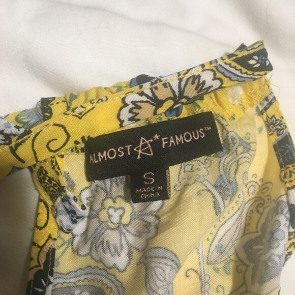 NWT Almost Famous halter top Womens Small yellow floral paisley tie fluttery - Picture 5 of 8